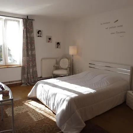 Bergamote, Au Pied De La Colline 3*